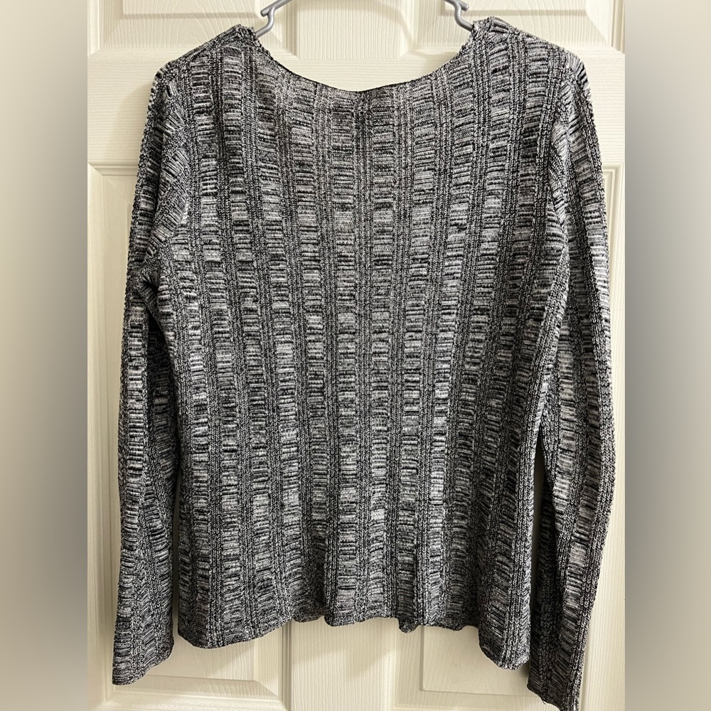 Eileen Fisher Lightweight V-Neck Silk/ Organic Linen Blend Sweater, Size PP - Picture 4 of 15